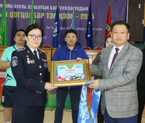 ТӨВ АЙМГИЙН ШҮҮХ ШИНЖИЛГЭЭНИЙ ХЭЛТЭС АВТОМАШИН ГАРДАН АВЛАА.